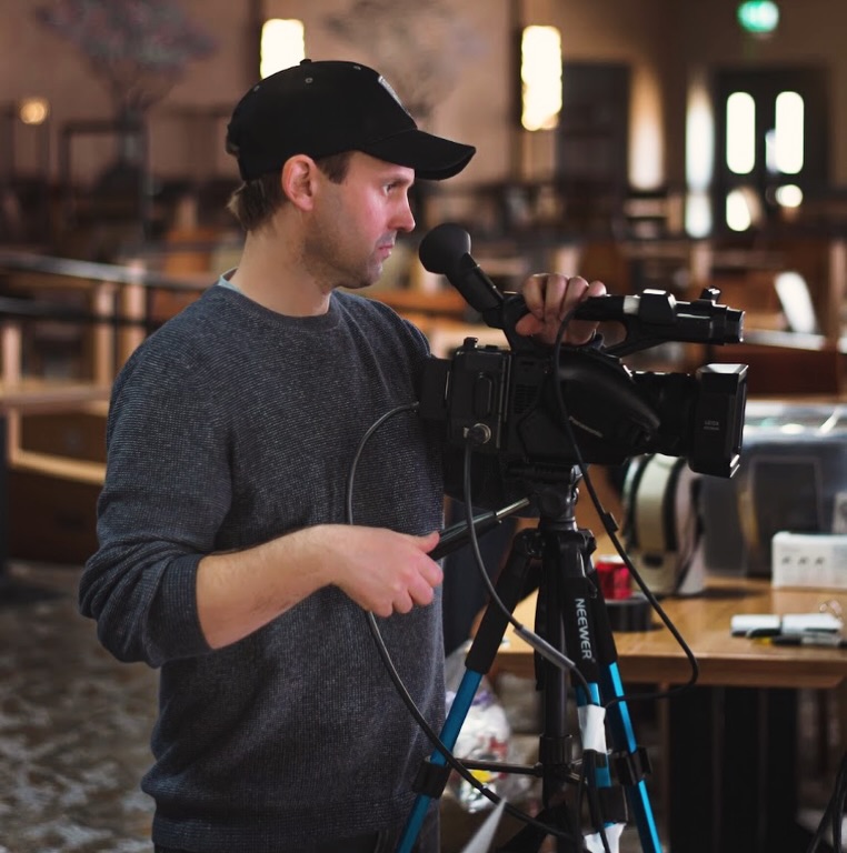 🎥

Looking for a videographer or media services? We provide professional production solutions from show footage, event coverage and brand launches 🎬

#film #production #media #videographer #content