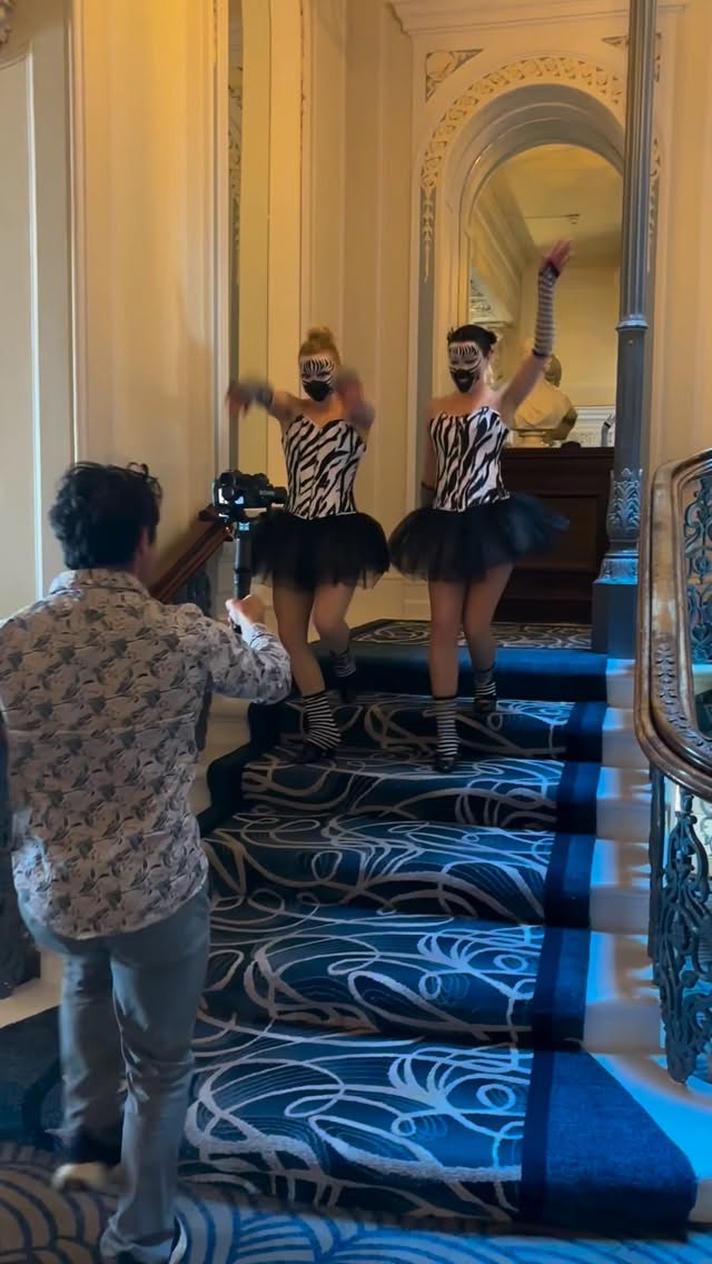 Doing our thing at the Acumen Business Awards and having the “greatest” time! 🦓🎩✨

🏆 @acumen_law 
💃🏻 @danielledrayton 
🦓 @lyra_treglown 
🦓 @_kelsgreen 
🎶 @singerssecreto 

#acumenbusinessawards #bluefishents #flashmob #dancers #greatestshowman